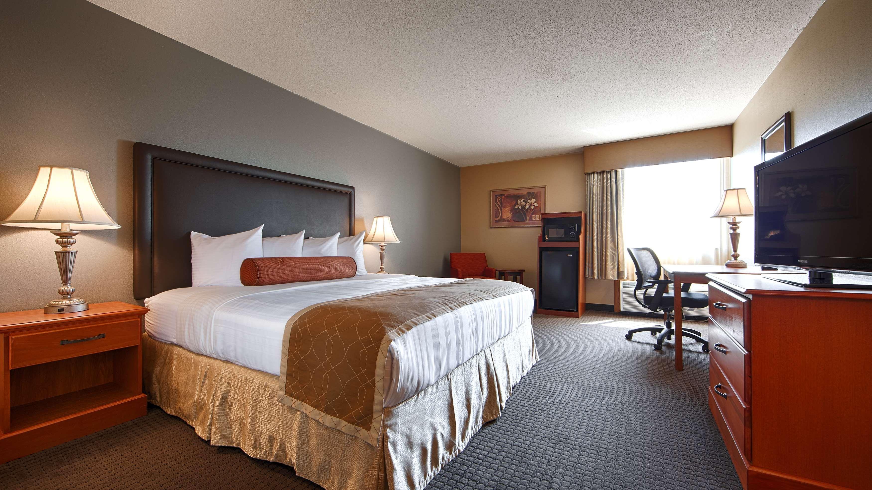 Best Western Plus The Charles Hotel Saint Charles Exterior foto