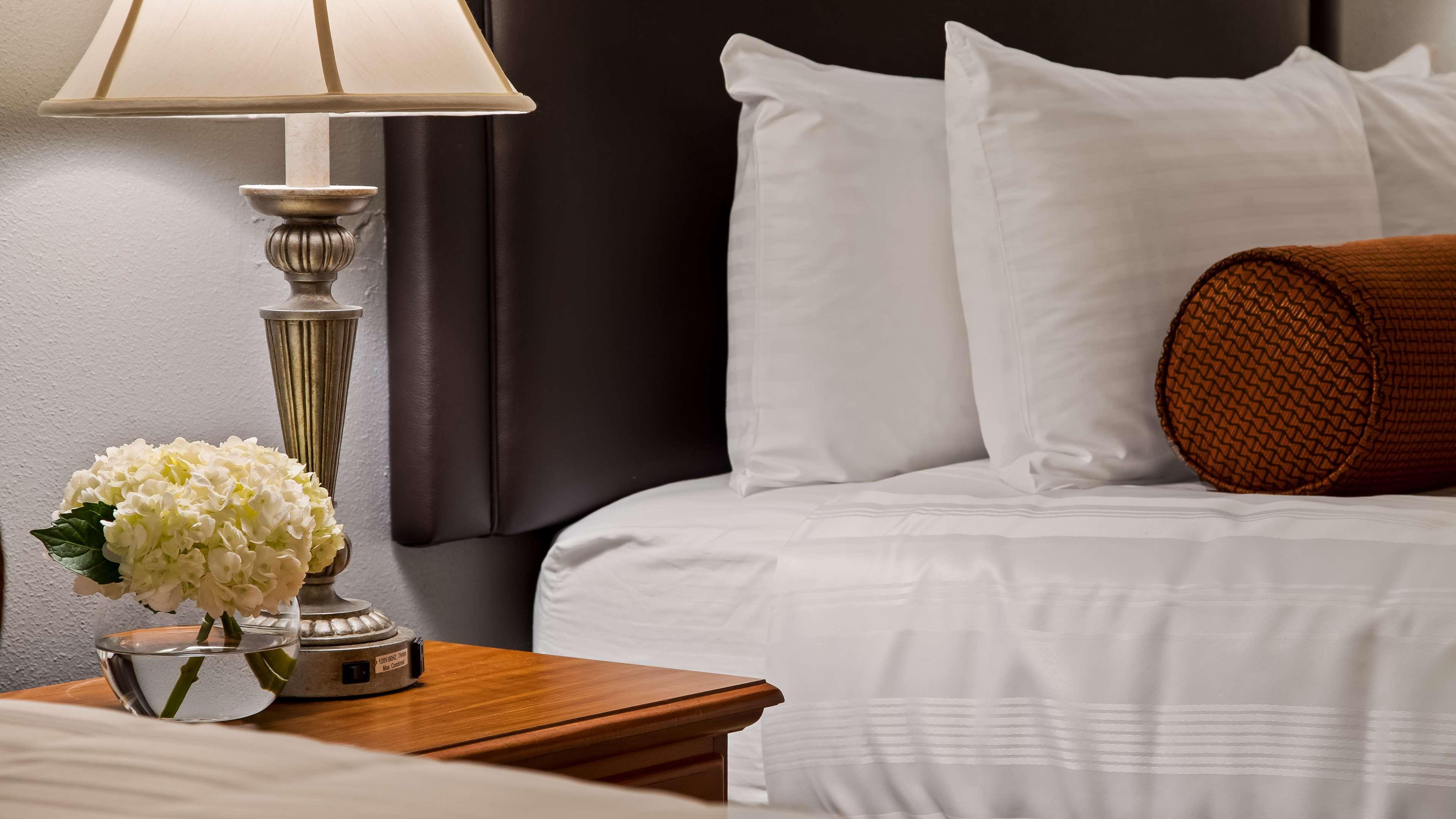 Best Western Plus The Charles Hotel Saint Charles Exterior foto