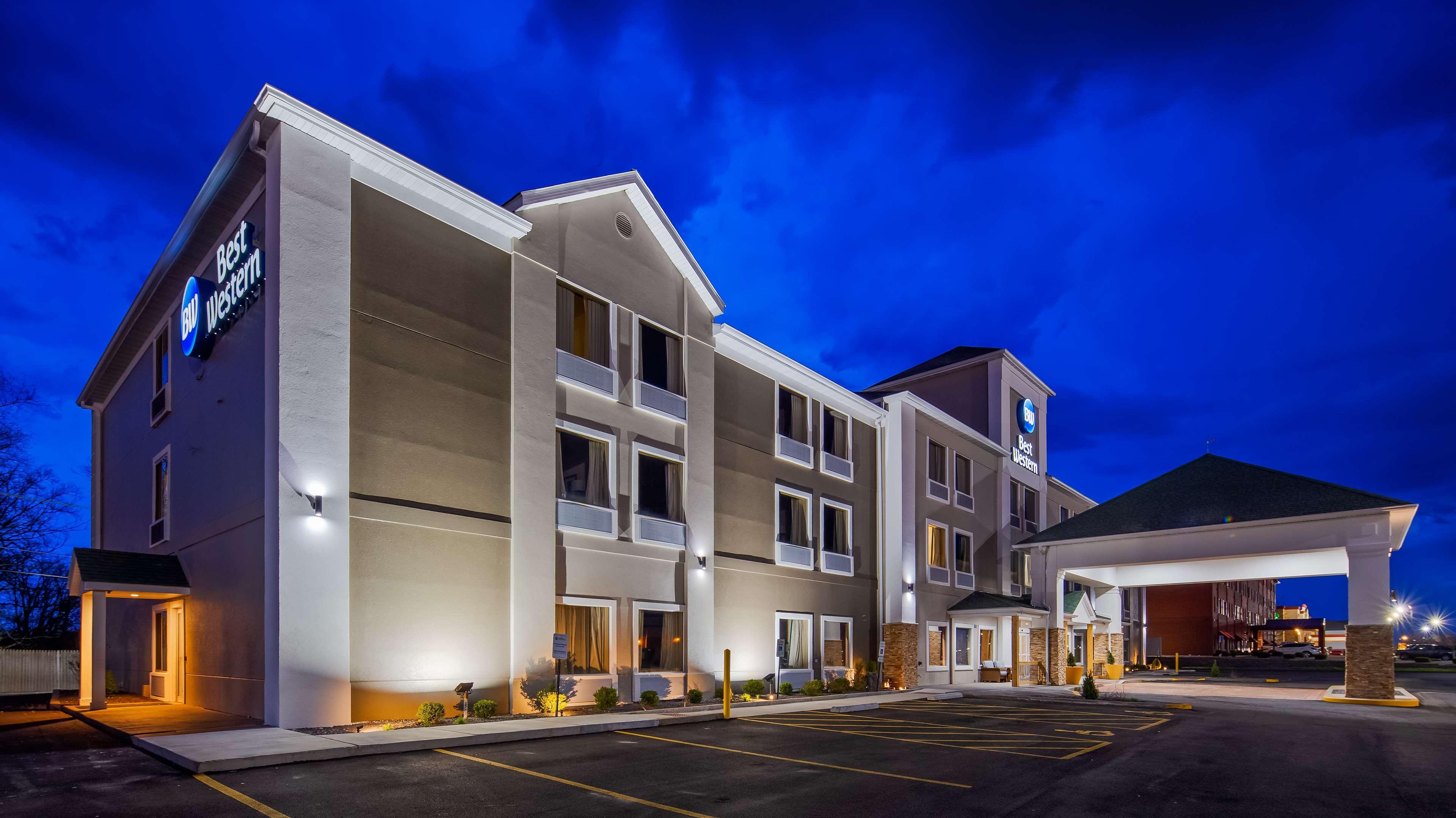 Best Western Plus The Charles Hotel Saint Charles Exterior foto