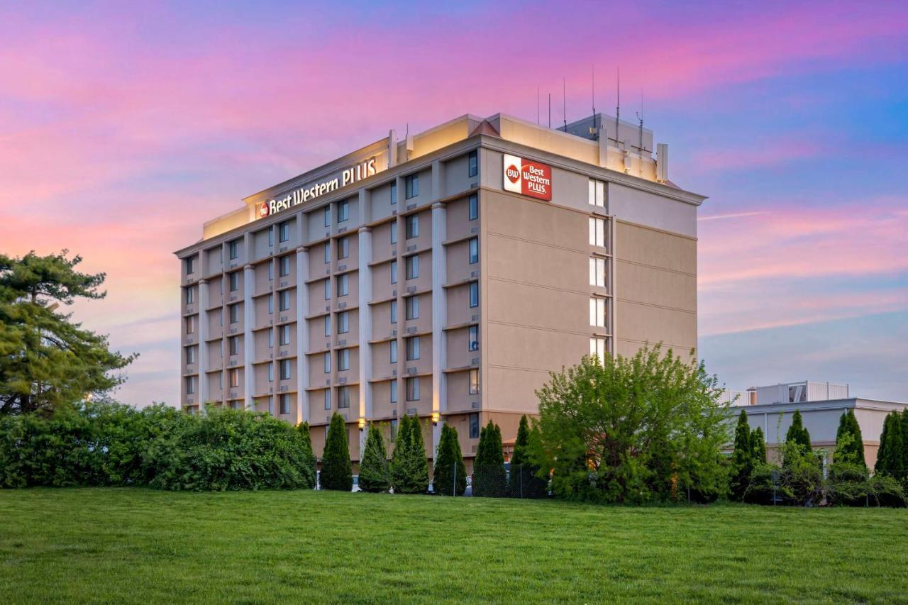 Best Western Plus The Charles Hotel Saint Charles Exterior foto