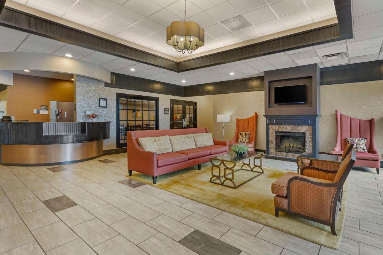 Best Western Plus The Charles Hotel Saint Charles Exterior foto