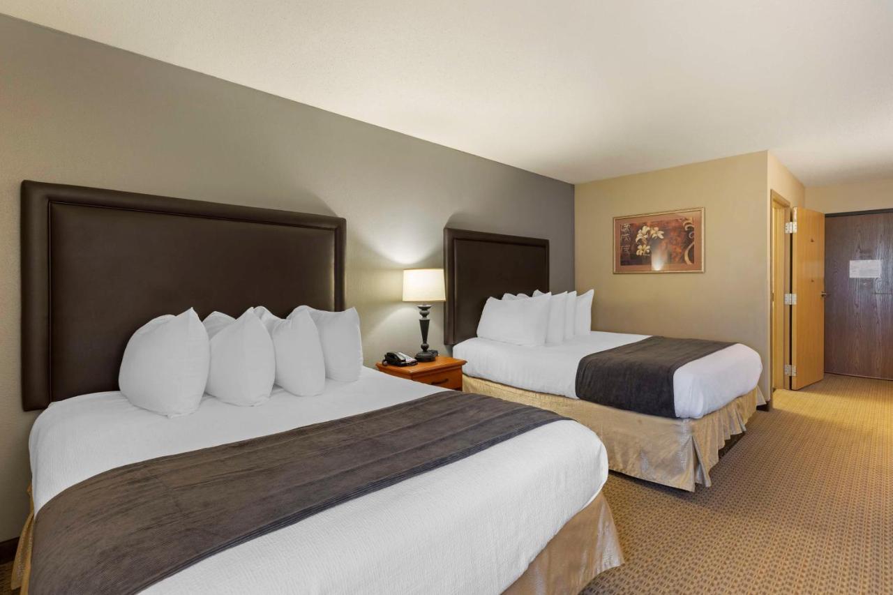 Best Western Plus The Charles Hotel Saint Charles Exterior foto