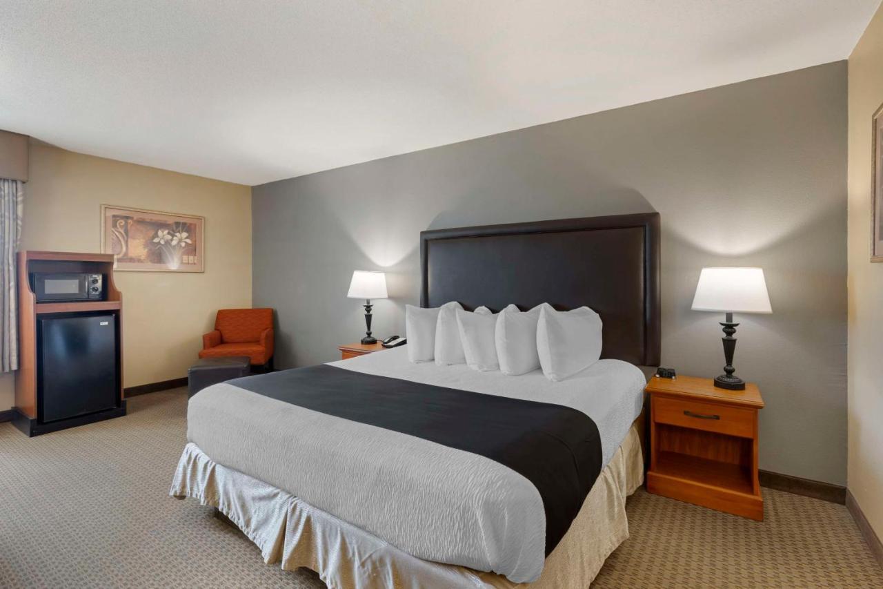 Best Western Plus The Charles Hotel Saint Charles Exterior foto