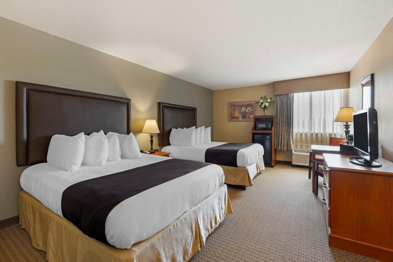 Best Western Plus The Charles Hotel Saint Charles Exterior foto